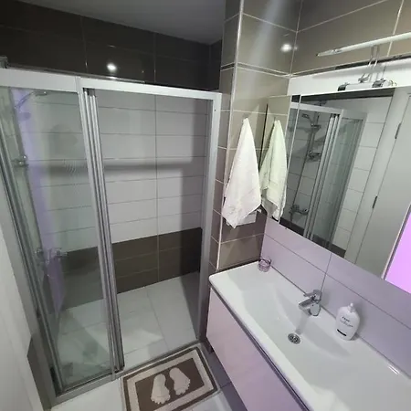 5 Star Apartments In A Luxury Complex Emerald Park Apartment